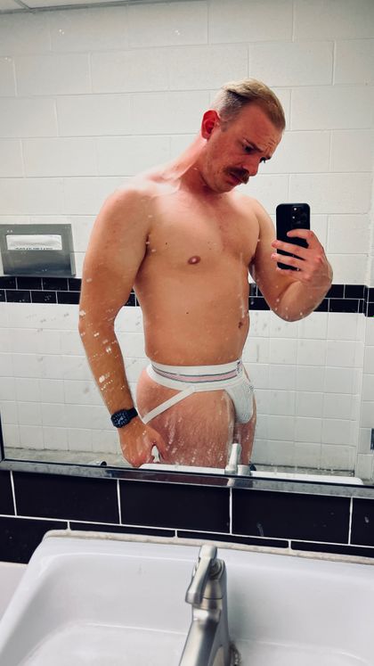 caged_va OnlyFans picture