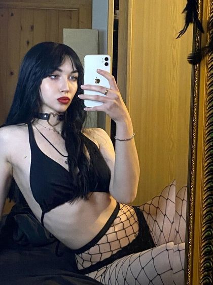 kinsleyhollister OnlyFans picture