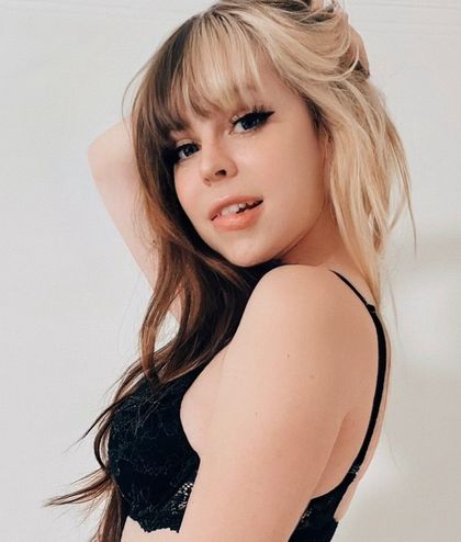 heyashley.tv OnlyFans picture