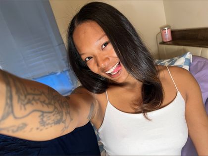 xochanelleexofree OnlyFans picture