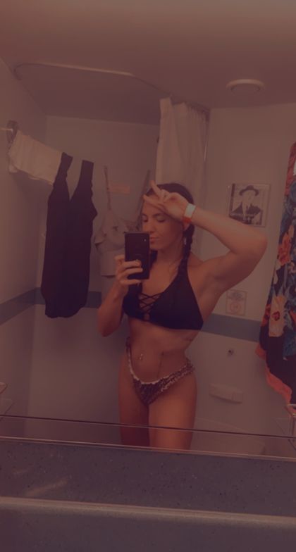 musclemommymeg OnlyFans picture