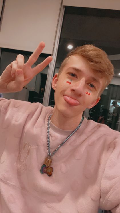 twinaxy2000 OnlyFans picture
