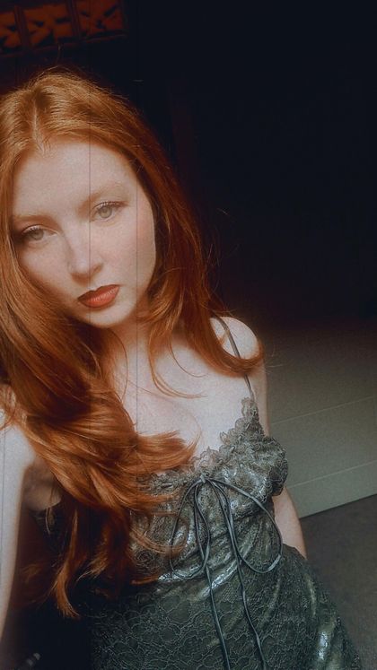 Best Hot Scarlett Xo OnlyFans Accounts | FansMetrics.com