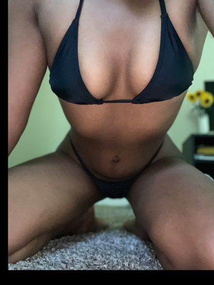 lealovez OnlyFans picture