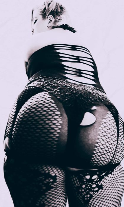 amirafae OnlyFans picture