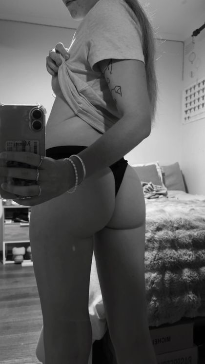 kat.n22 OnlyFans picture