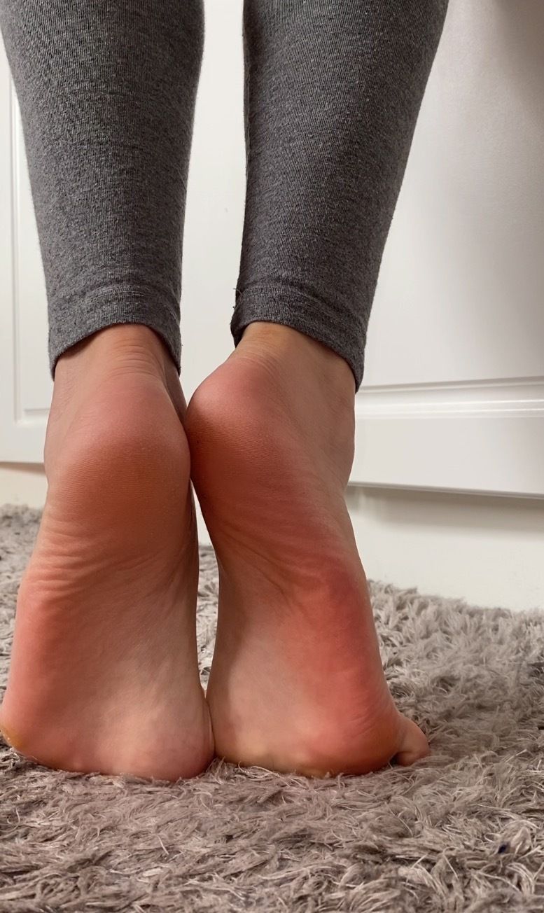 vikkipetitefeet OnlyFans profile picture