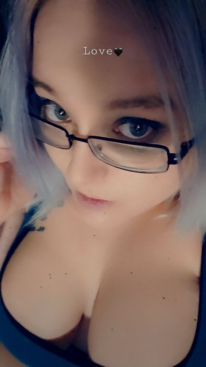 queenbitxhbrat OnlyFans picture