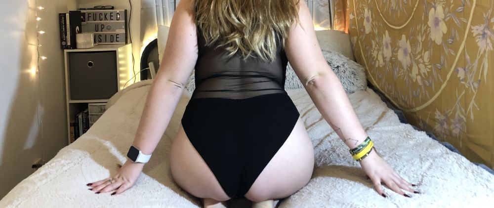 hellotitties77 OnlyFans profile picture