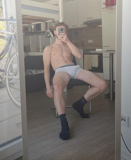 purplemojii OnlyFans picture