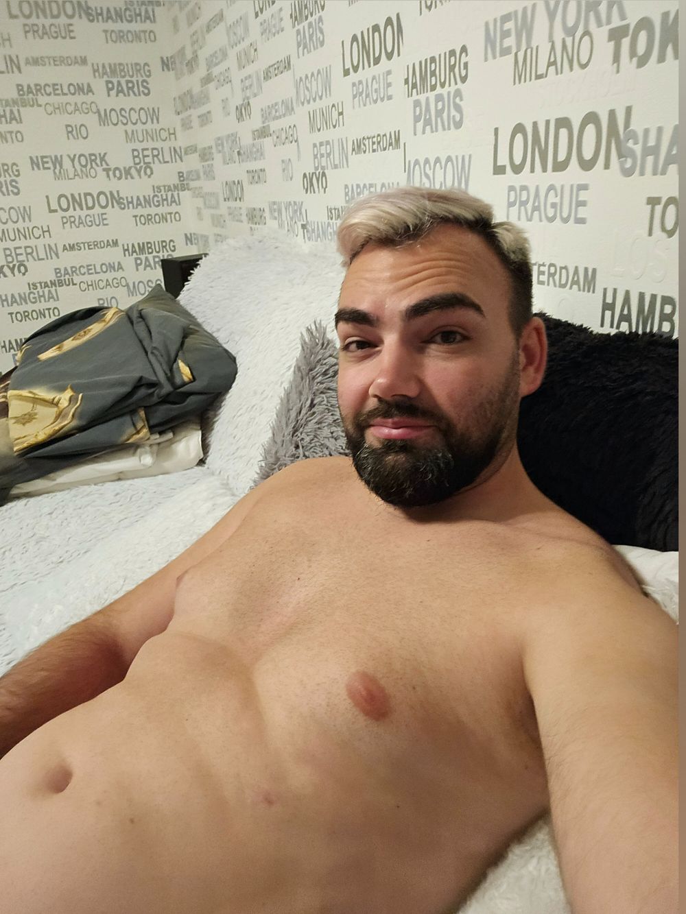 the_l.o.v.e.r_boy OnlyFans profile picture