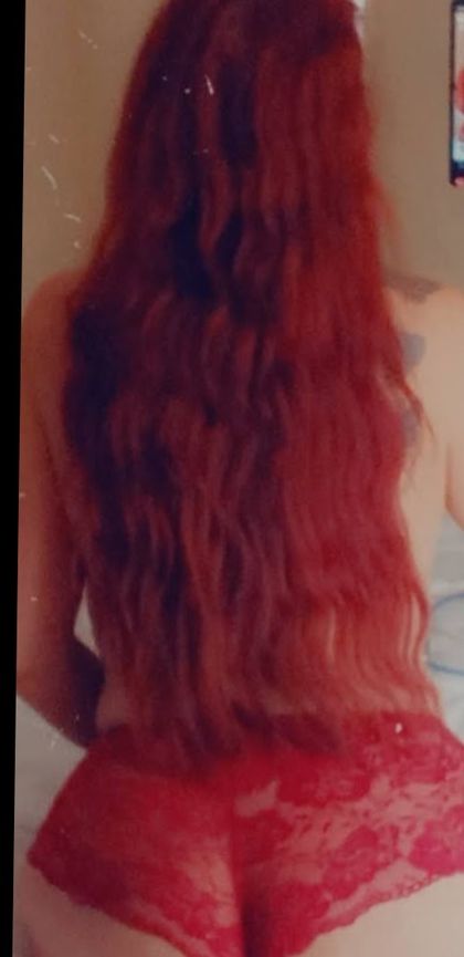theredhawtie OnlyFans picture