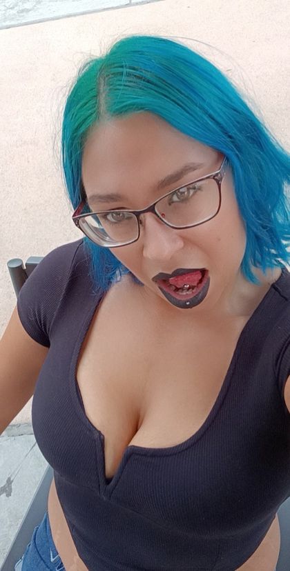 p33nqu33n69 OnlyFans picture