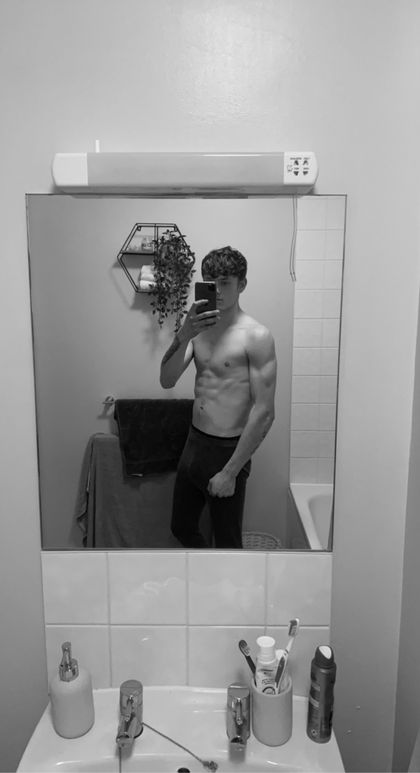 u99892639 OnlyFans picture