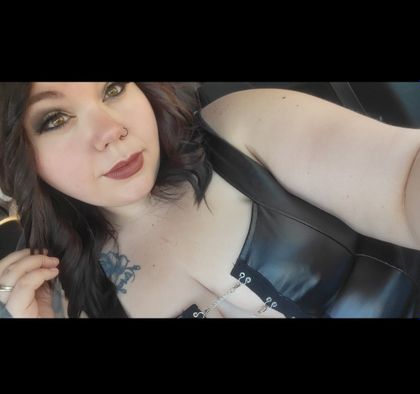 shuhrhie OnlyFans picture