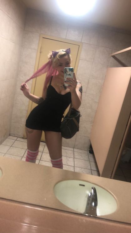 xxvviolettxx OnlyFans picture