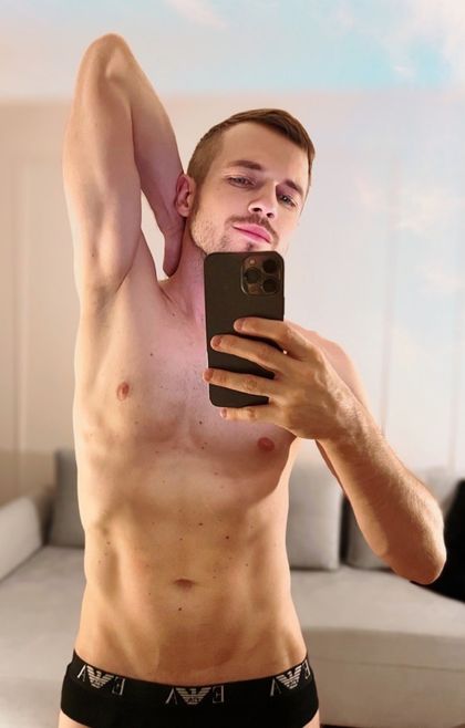 mr.eight.8 OnlyFans picture