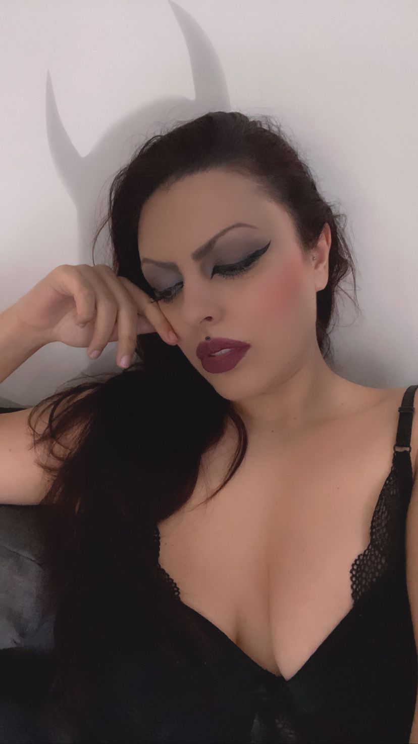 brokensallystone OnlyFans profile picture