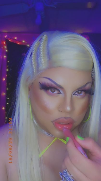 mileenay2k OnlyFans picture