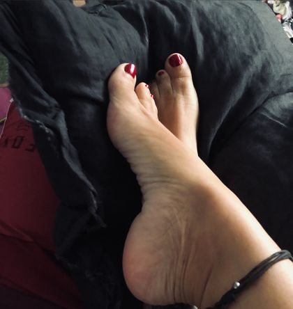 small_natural_feet OnlyFans picture