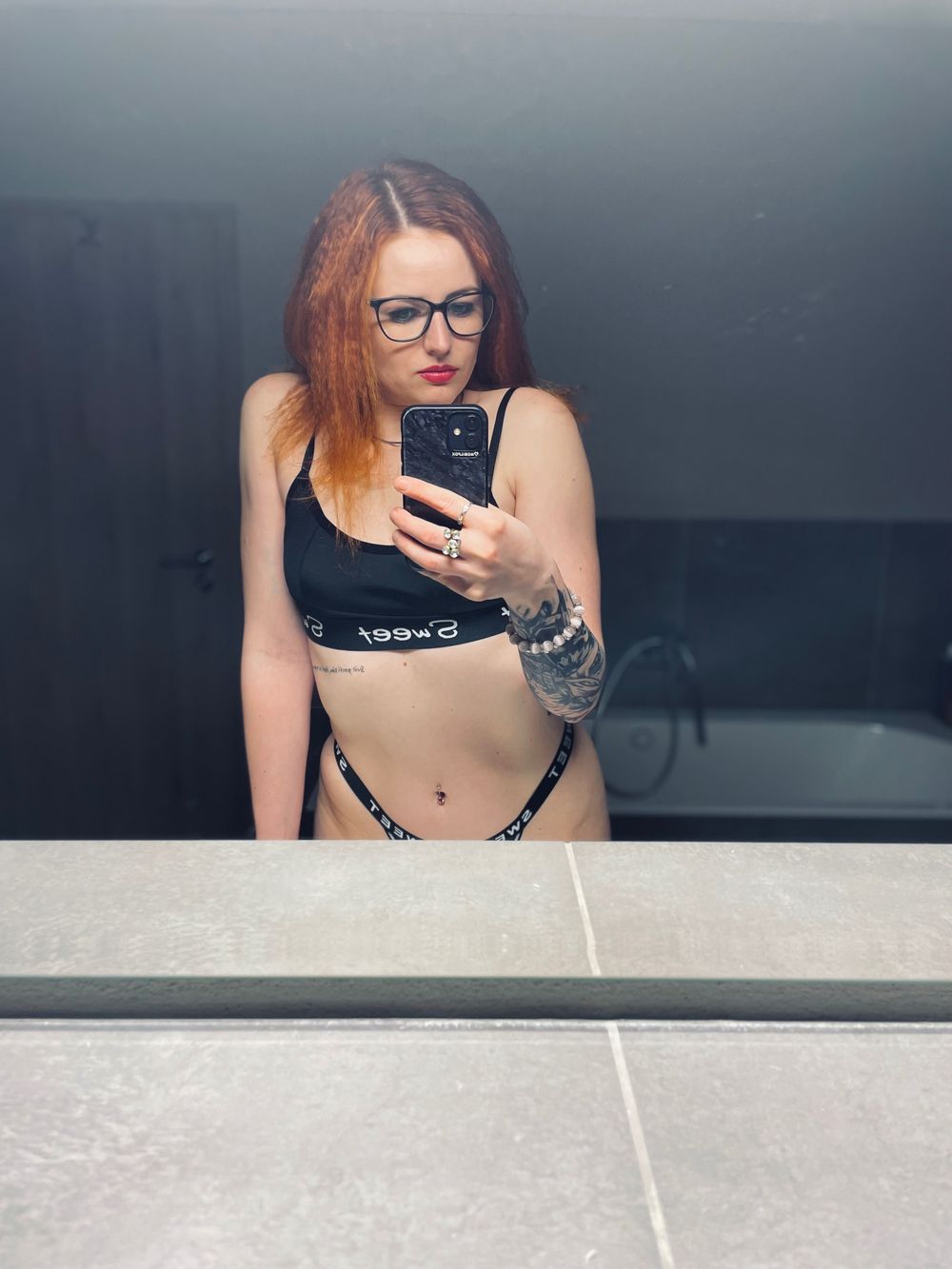 red_scarlet2 OnlyFans profile picture