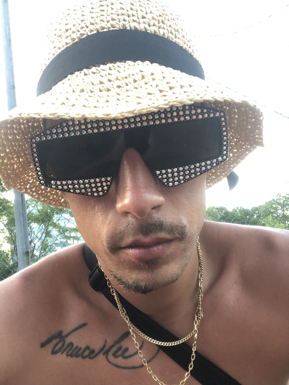 robertovstheworld OnlyFans profile picture