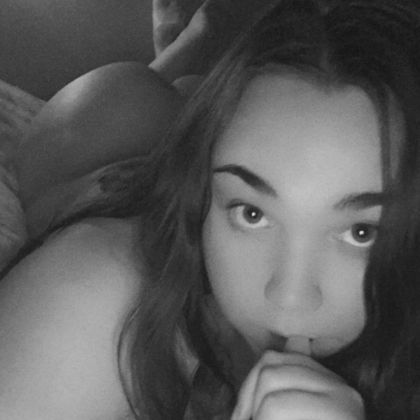 rosebomb8 OnlyFans picture