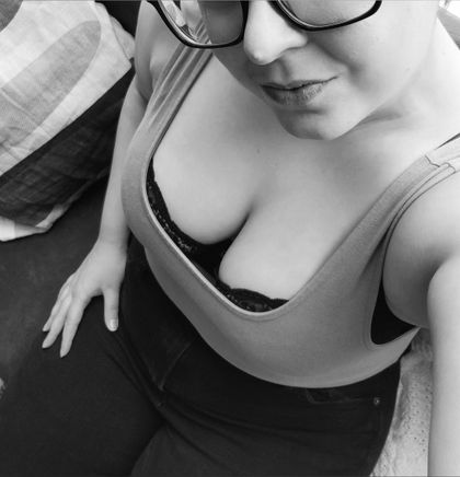 momnextdoorxxvip OnlyFans picture