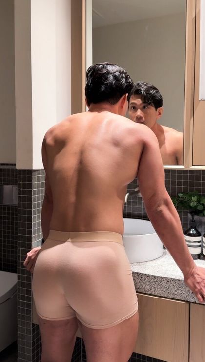 boysensasian OnlyFans picture