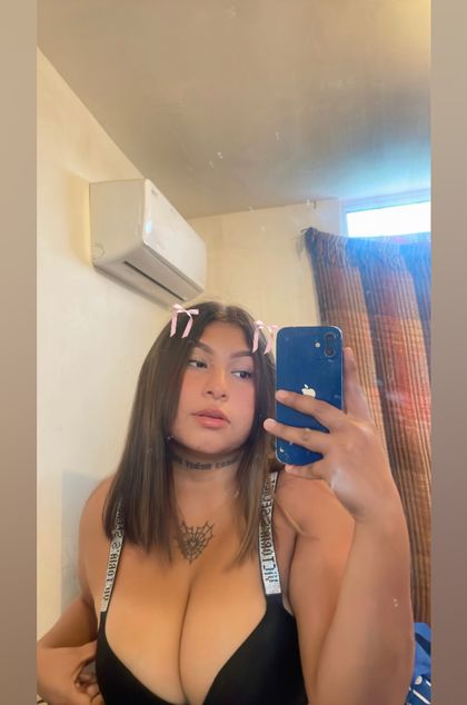 aglaeponce OnlyFans picture