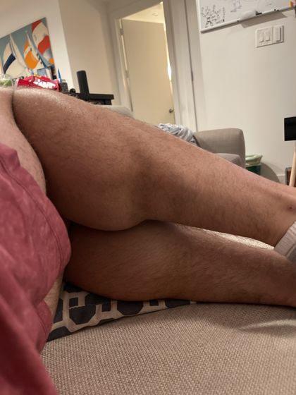 calves-only OnlyFans picture