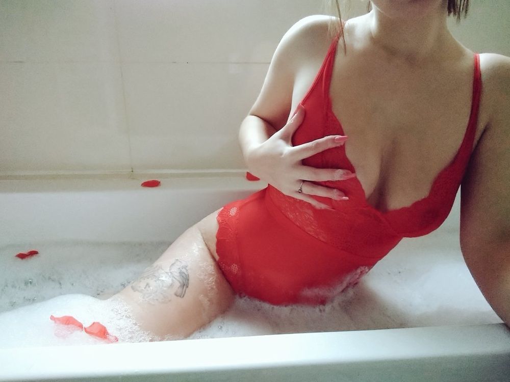 violethill OnlyFans profile picture