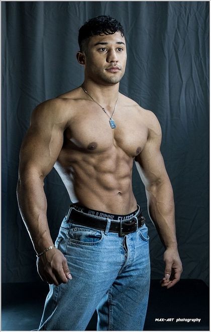 momophysique OnlyFans picture
