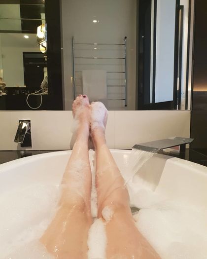 tallgirl_longlegsbigfeet OnlyFans picture
