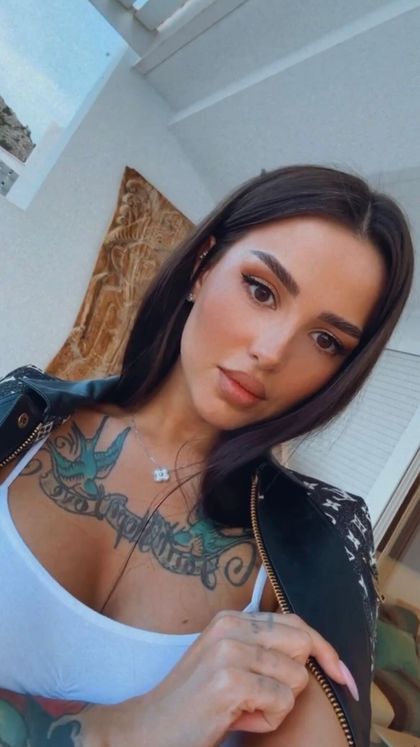 u499500858 OnlyFans picture