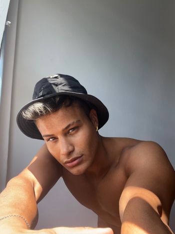 denis.dosio OnlyFans - Free Trial - Photos - Socials | FansMetrics.com