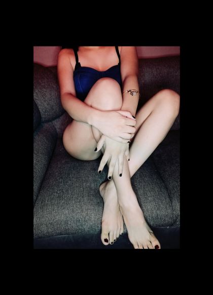 mely.moon OnlyFans picture