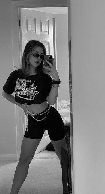 Thalia @thaliaamora OnlyFans Profile. Review, Photos, Statistics