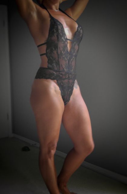 qoshotwife OnlyFans picture