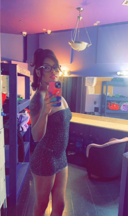 lareeglocrazy OnlyFans picture