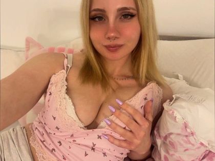yourgoddessauroraxo OnlyFans picture