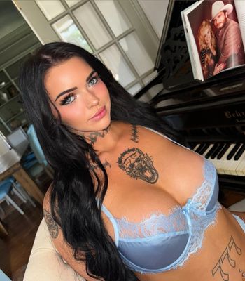 Violet online now!