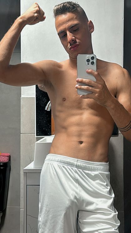 dougvitao OnlyFans picture