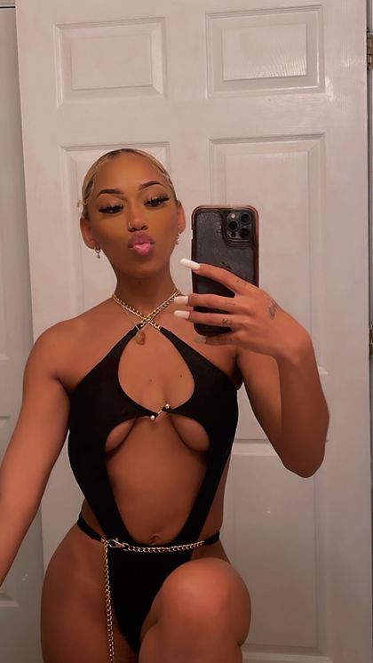 foreign4rarri OnlyFans picture
