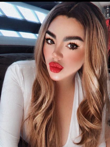 emiliasilhe OnlyFans picture