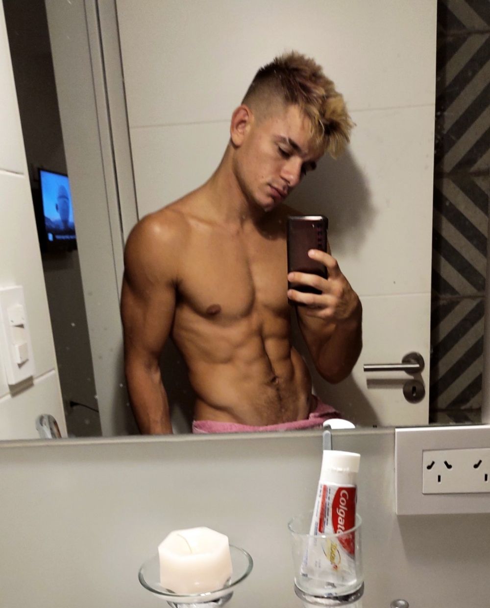 marco_maxxx OnlyFans profile picture. marco_maxxx OnlyFans wallpaper. 