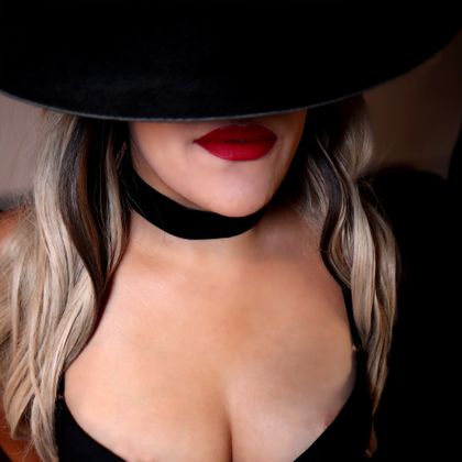 petiteivyfree OnlyFans picture