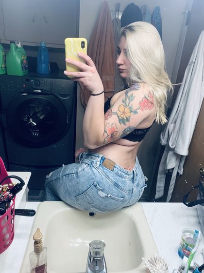 themom.nextdoor OnlyFans picture