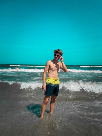 cuzv9meduza OnlyFans picture