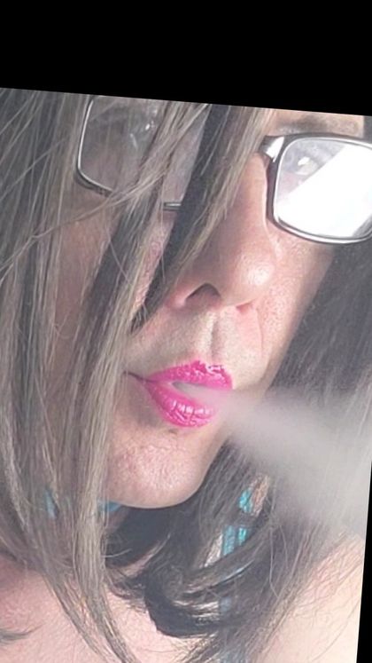 anniesissysmoking OnlyFans picture